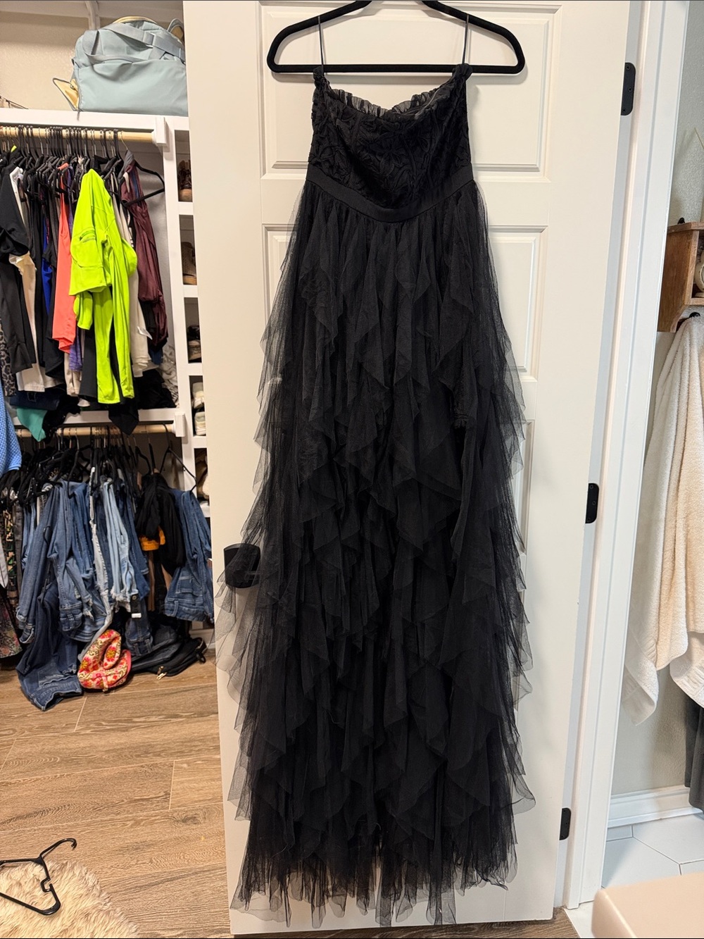 Chic Black Ruffled Tulle Prom Gown